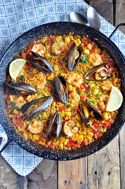 How To Make Paella: The Perfect Recipe For Your Next Dinner Party