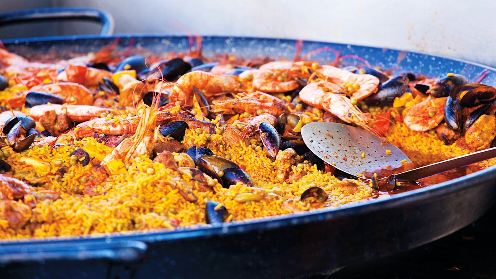 How To Not Burn Paella: Tips And Tricks For Making Perfect Paella – Rice Array