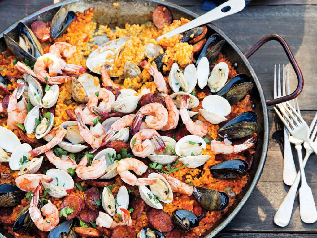 Paella Party Tips: How to Host a Paella Party That Everyone Will Love